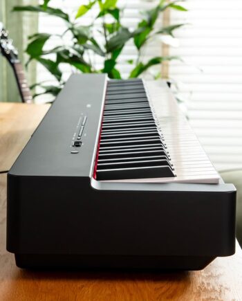 YAMAHA P225 - Noir mat